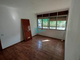 MARAVILLOSO PISO en Cornellà de Llobregat (Barcelona). photo 0