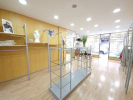 Se vende local comercial en Sant Joan Despí, Les Planes (Barcelona). photo 0