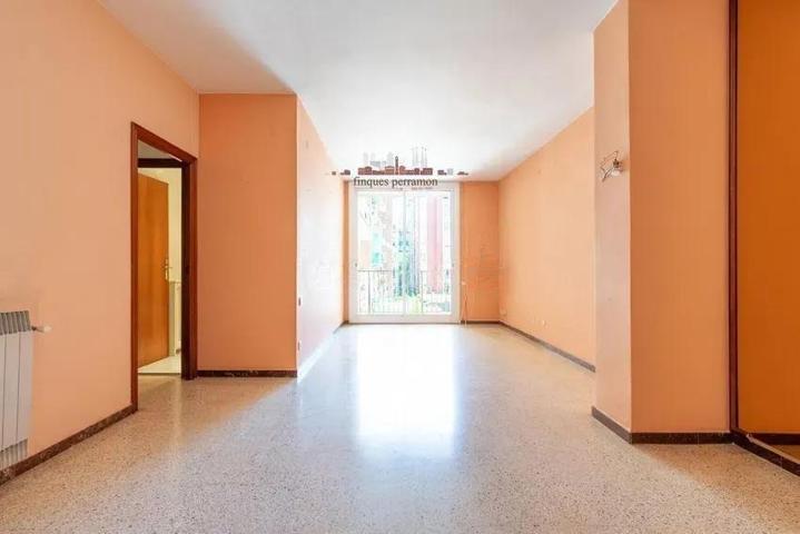Piso en venta en calle d'Aragó photo 0