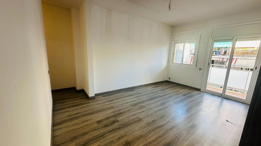 FANTÁSTICO PISO EN EL CENTRO DE CASTELLDEFELS photo 0