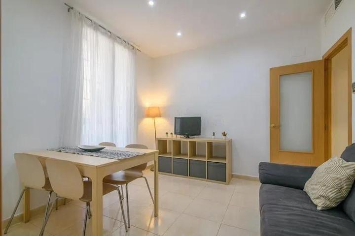 Piso en venta en calle d'Aragó photo 0