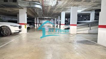 Conjunto de plazas de parking en venta photo 0