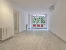 Piso en venta en calle de Llança photo 0