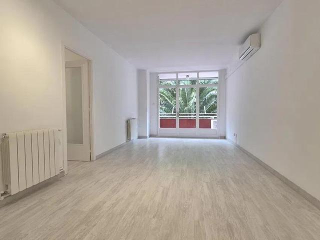 Piso en venta en calle de Llança photo 0