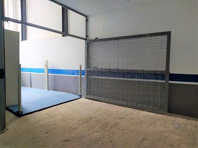 SE VENDE PARKING COMPLETO, CON 12 PLAZAS DE GARAJE EN TRIANA photo 0