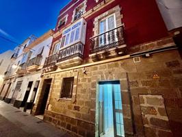 Excelente Edificio con Licencia para Hostal en el centro de Cádiz zona La Caleta photo 0