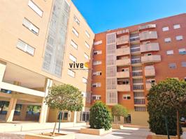 Vivienda en zona Ronda de Los Tejares de Triana, zona tranquila y con posibilidad de aparcamiento. photo 0
