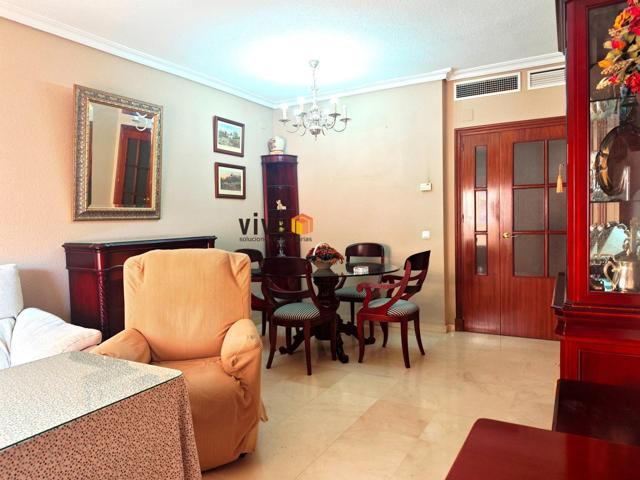 Vivienda en zona Ronda de Los Tejares de Triana, zona tranquila y con posibilidad de aparcamiento. photo 0