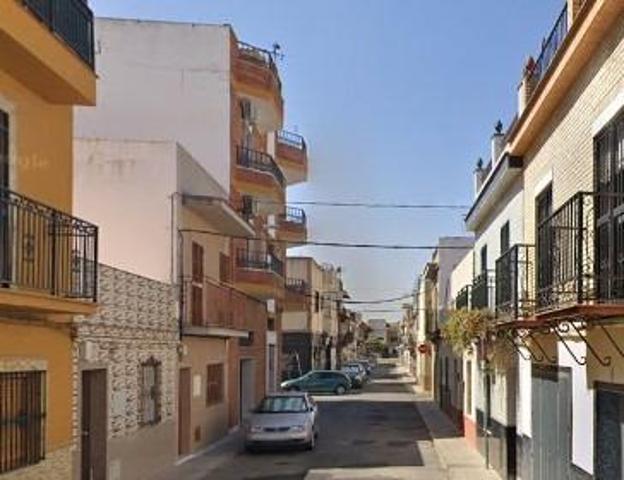 ADOSADO OCUPADO, a la venta en Torreblanca (Sevilla) photo 0