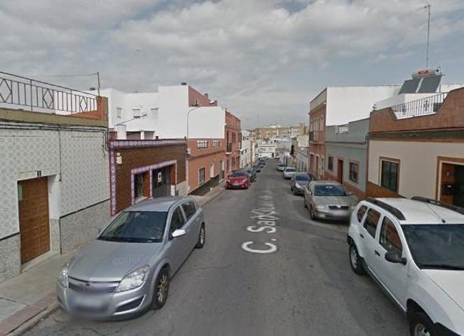 Casa de pueblo OCUPADA, a la venta en Alcala de Guadaira photo 0