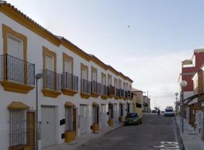 ADOSADO OCUPADO, a la venta en Cantillana photo 0