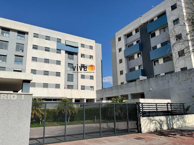 VPO CON DOS PLAZAS DE GARAJE Y TRASTERO EN EDIFICIO SIRIO. PISCINA, ZONAS COMUNES Y PISTAS DE PADEL photo 0