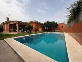 CHALET INDEPENDIENTE DE UNA PLANTA CON PISCINA EN URBANIZACIÓN LA HISPALENSE, ALMENSILLA photo 0