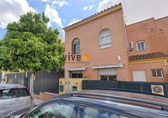BONITA CASA ADOSADA EN NUEVO BULEVAR, MAIRENA DEL ALJARAFE photo 0