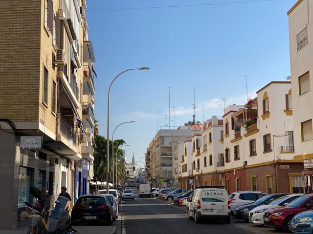 Atico Apartamento reformado con terraza de 60 m² photo 0