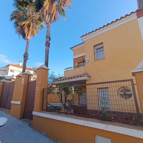 MAGNÍFICA CASA PAREADA CON BUHARDILLA EN SALTERAS Y CON PISCINA PROPIA...!! photo 0