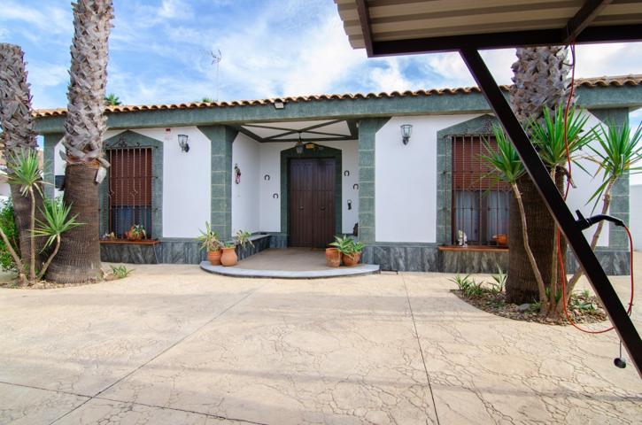 MAGNÍFICO CHALET INDEPENDIENTE DE UNA SOLA PLANTA EN LA URBANIZACIÓN LA JARILLA..!! photo 0