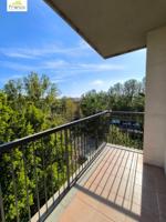 Gran Vivienda orientada a sur, estupendas vistas, luz y cercanía al centro. photo 0