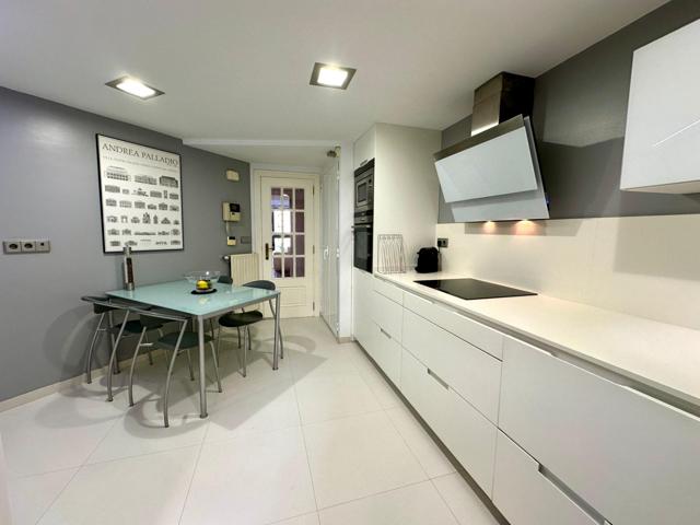 Exclusiva vivienda en el Paseo de la Alameda photo 0