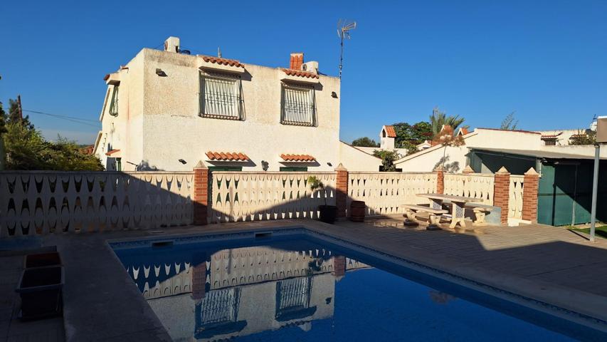 Chalet en los Arenales del Sol photo 0