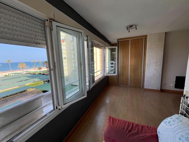 Exclusivo apartamento en Urbanova: vistas al mar, acceso directo a la playa y zonas deportivas photo 0