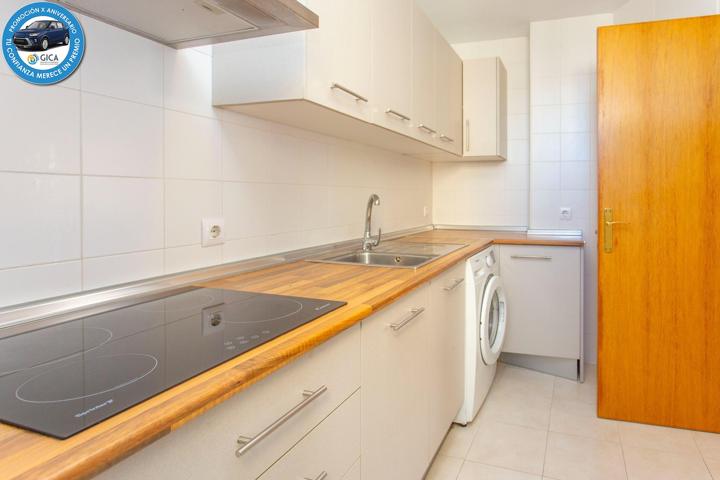 SE VENDE PISO EN LA ZONA DE SANTIAGO photo 0