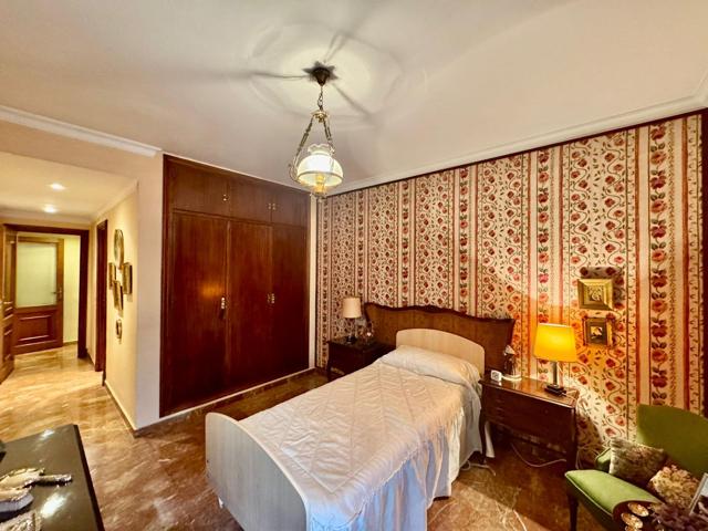 SE VENDE APARTAMENTO EN PLAZA DEL CABALLO photo 0