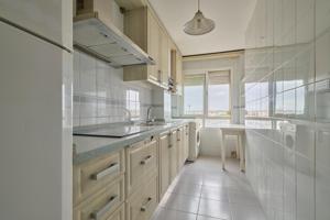 PISO EN AVENIDA DE EUROPA photo 0