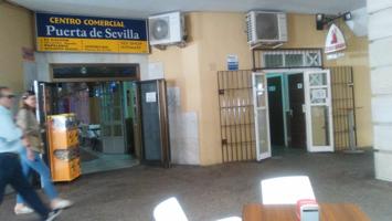 Gran Oportunidad. Local comercial en planta baja en Centro Comercial Puertas de Sevilla photo 0