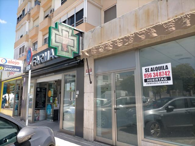 LOCAL COMERCIAL EN PRIMERA LINEA. BUEN ESTADO. photo 0