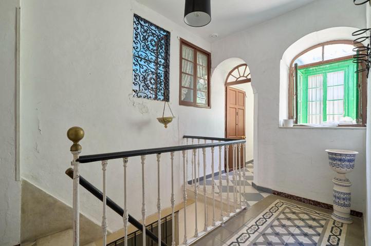 Oportunidad única en el corazón de Jerez casa andaluza de tres plantas con dos locales comerciales. photo 0