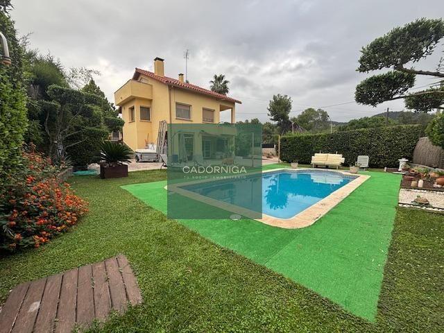 ESPECTACULAR CASA EN LA MEJOR ZONA DE BIGUES!! photo 0
