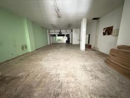 LOCAL COMERCIAL CON GRANDES POSIBILIDADES photo 0