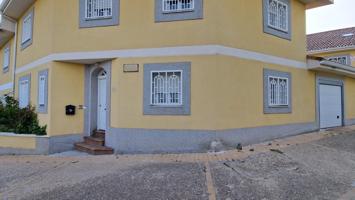 Chalet adosado con patio y garaje en Pozuelo del Rey. photo 0