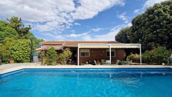 Chalet en Eurovillas con piscina photo 0