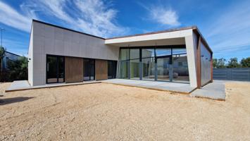 Moderno chalet de obra nueva con espectacular ventanal photo 0