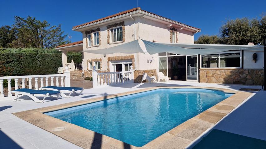 Chalet en venta con piscina photo 0