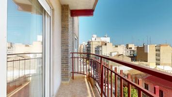 AMPLIA Y LUMINOSA VIVIENDA TODA EXTERIOR, Calle. Antonio Machado photo 0