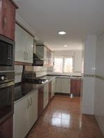 Piso de alquiler en Benicalap de 3 habitaciones y balcón photo 0