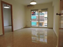 Piso de alquiler de 3 habitaciones con balcón en el barrio de Aiora photo 0