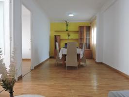 Piso en venta en Benicalap de 3 habitaciones, 2 baños y balcón photo 0