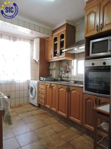 Piso en venta en Benicalap de 4 habitaciones, 2 baños y balcón. photo 0