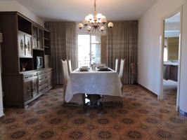 Piso en venta en Marxalenes de 3 habitaciones con balcón photo 0