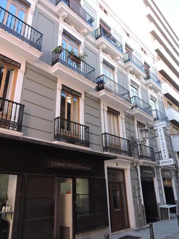 Piso en venta en el barrio del Pilar de 2 habitaciones y balcón photo 0