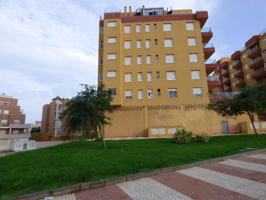 Amplio Local comercial en El Puerto photo 0