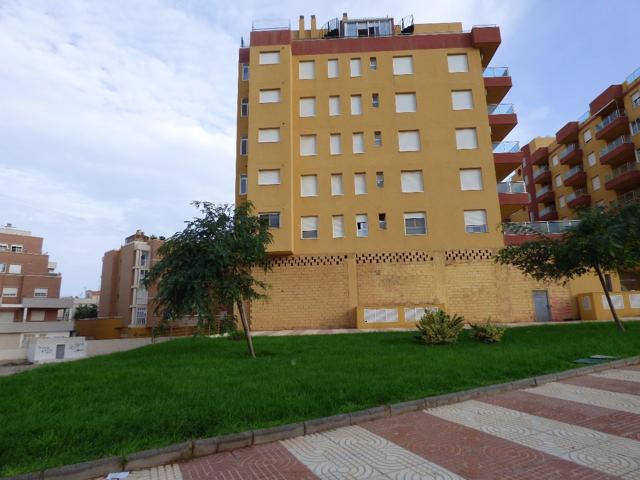 Amplio Local comercial en El Puerto photo 0