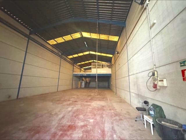 🏭 Nave Industrial en Venta — 300 m2 + Altillo de 120 m2 photo 0