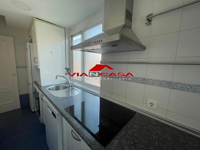 Alquiler de Piso en San Juan Bautista, 3 habitaciones, 2 baños, sin amueblar photo 0