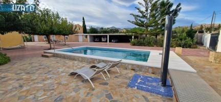 Venta de impresionante chalet con casa de invitados y piscina privada photo 0