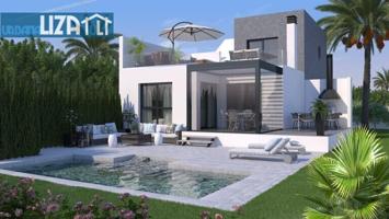 Exclusivos Chalets Individuales en La Font: Tu Hogar Soñado a un Paso de Playa Muchavista photo 0